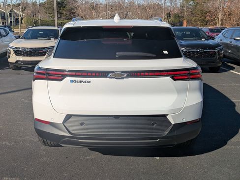 New 2026 Chevrolet Equinox EV LT image 6