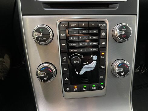 Used 2018 Volvo S60 T5 Inscription image 37