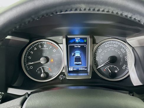 Used 2022 Toyota Tacoma SR5 w/ Technology Package image 19