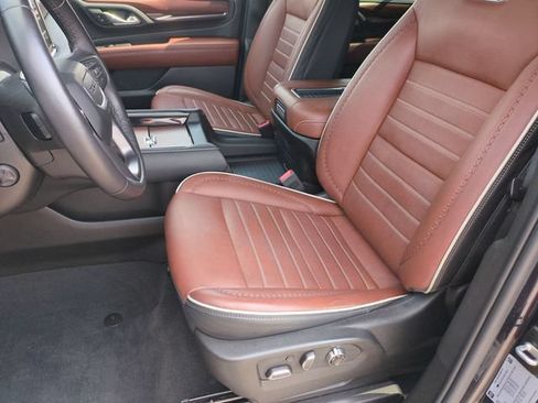 Used 2024 GMC Yukon Denali Ultimate AWD/4WD image 12