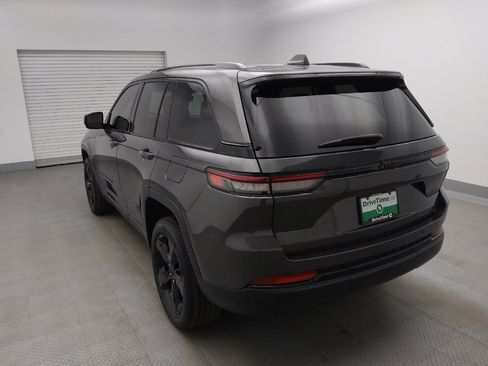 Used 2022 Jeep Grand Cherokee Altitude image 5