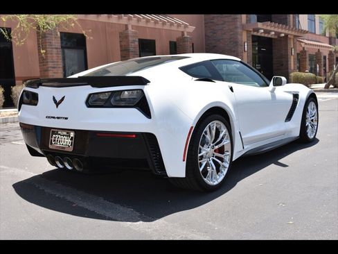 Used 2017 Chevrolet Corvette Z06 RWD image 9