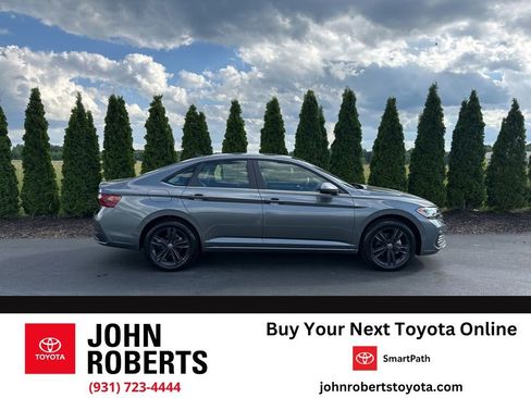Used 2023 Volkswagen Jetta SE FWD image 1