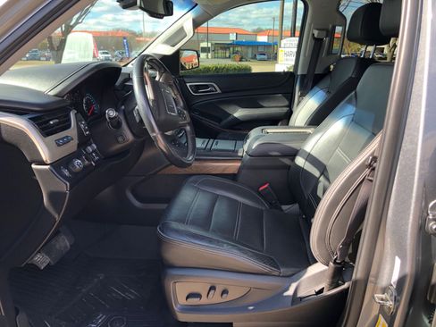 Used 2019 GMC Yukon XL Denali w/ Open Road Package image 12