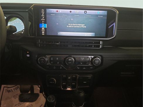 Used 2026 Jeep Wrangler Unlimited Sahara AWD/4WD image 14