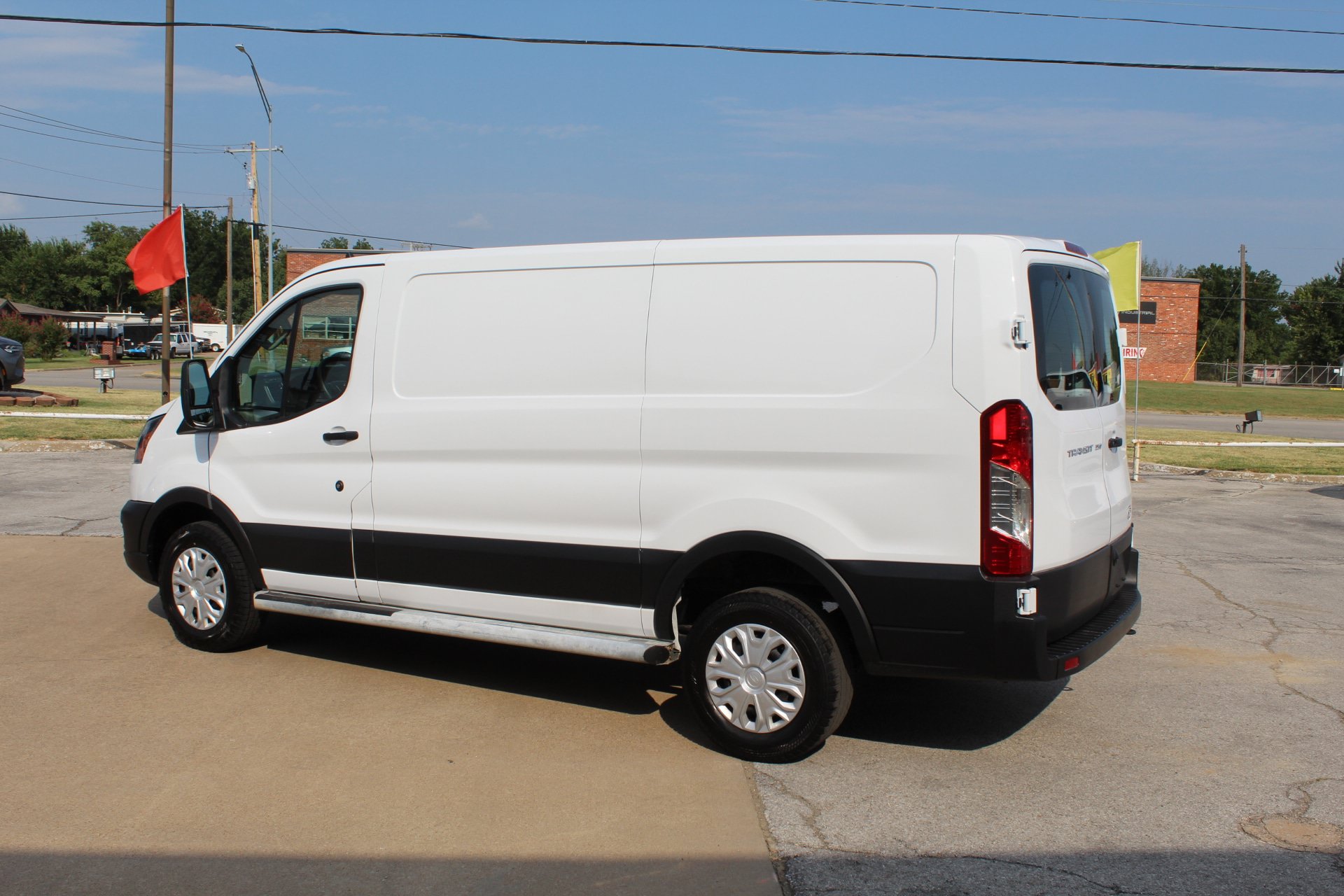 Used 2025 Ford Transit 250 Low Roof w/ Exterior Upgrade Package RWD image 8