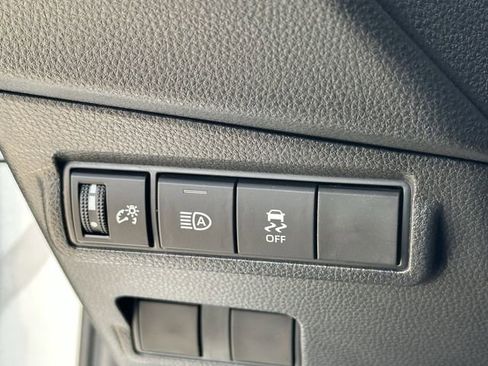 Used 2026 Toyota Corolla Cross XLE FWD image 26