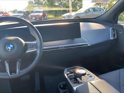 Used 2025 BMW iX xDrive50 image 9