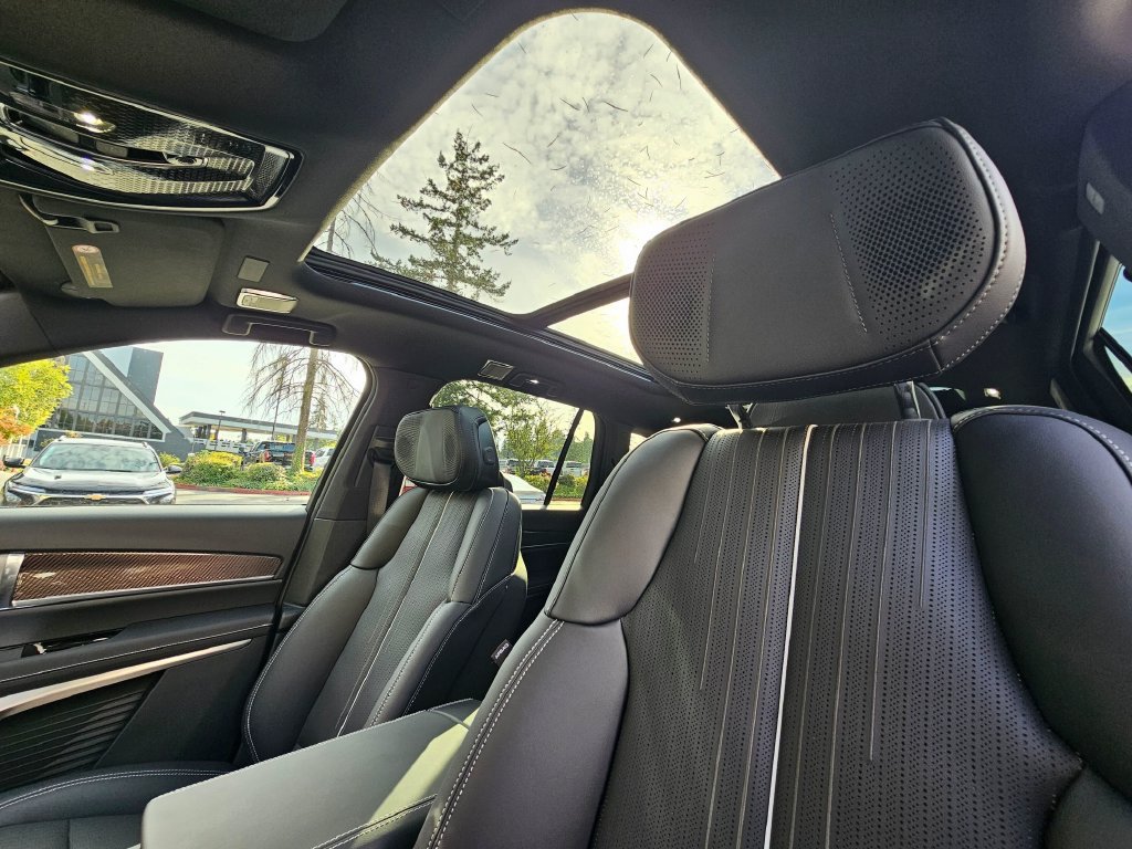 New 2027 Cadillac Vistiq Sport AWD/4WD image 21