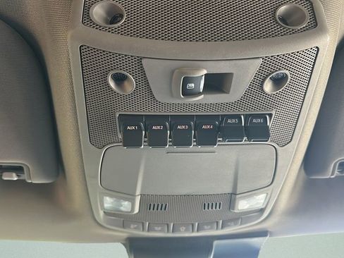 Used 2021 Ford F350 Lariat w/ Chrome Package image 33