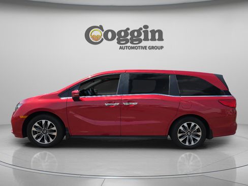 Used 2023 Honda Odyssey EX-L image 2