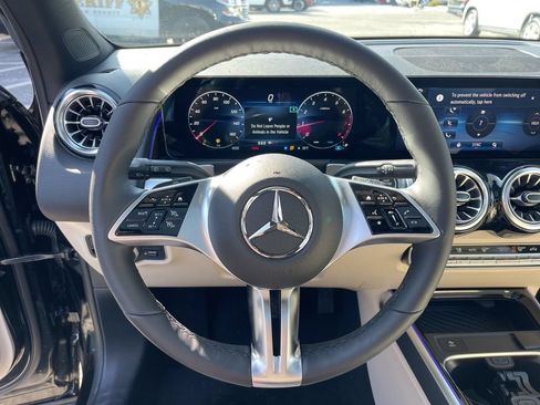 Used 2026 Mercedes-Benz GLB 250 4MATIC image 15