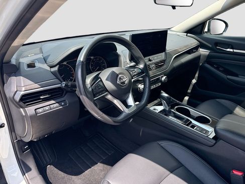 Used 2023 Nissan Altima 2.5 SL AWD/4WD image 9
