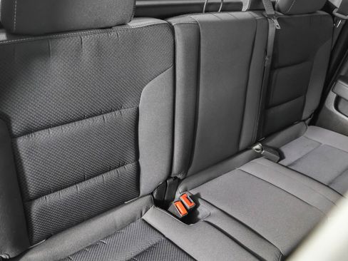 Used 2018 Chevrolet Silverado 1500 LT image 39