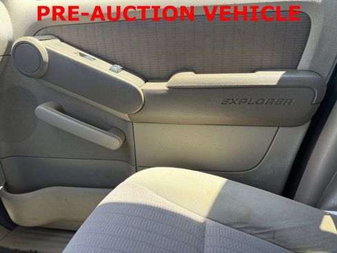 Used 2007 Ford Explorer Sport Trac XLT AWD/4WD image 26
