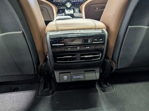 Used 2023 Acura MDX SH-AWD w/ Technology Package image 23