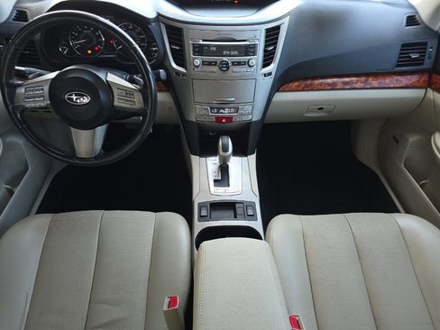 Used 2011 Subaru Outback 2.5i Limited w/ PWR Moonroof Pkg AWD/4WD image 13