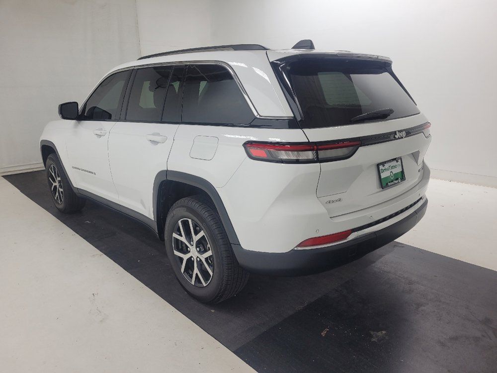 Used 2023 Jeep Grand Cherokee Limited AWD/4WD image 5
