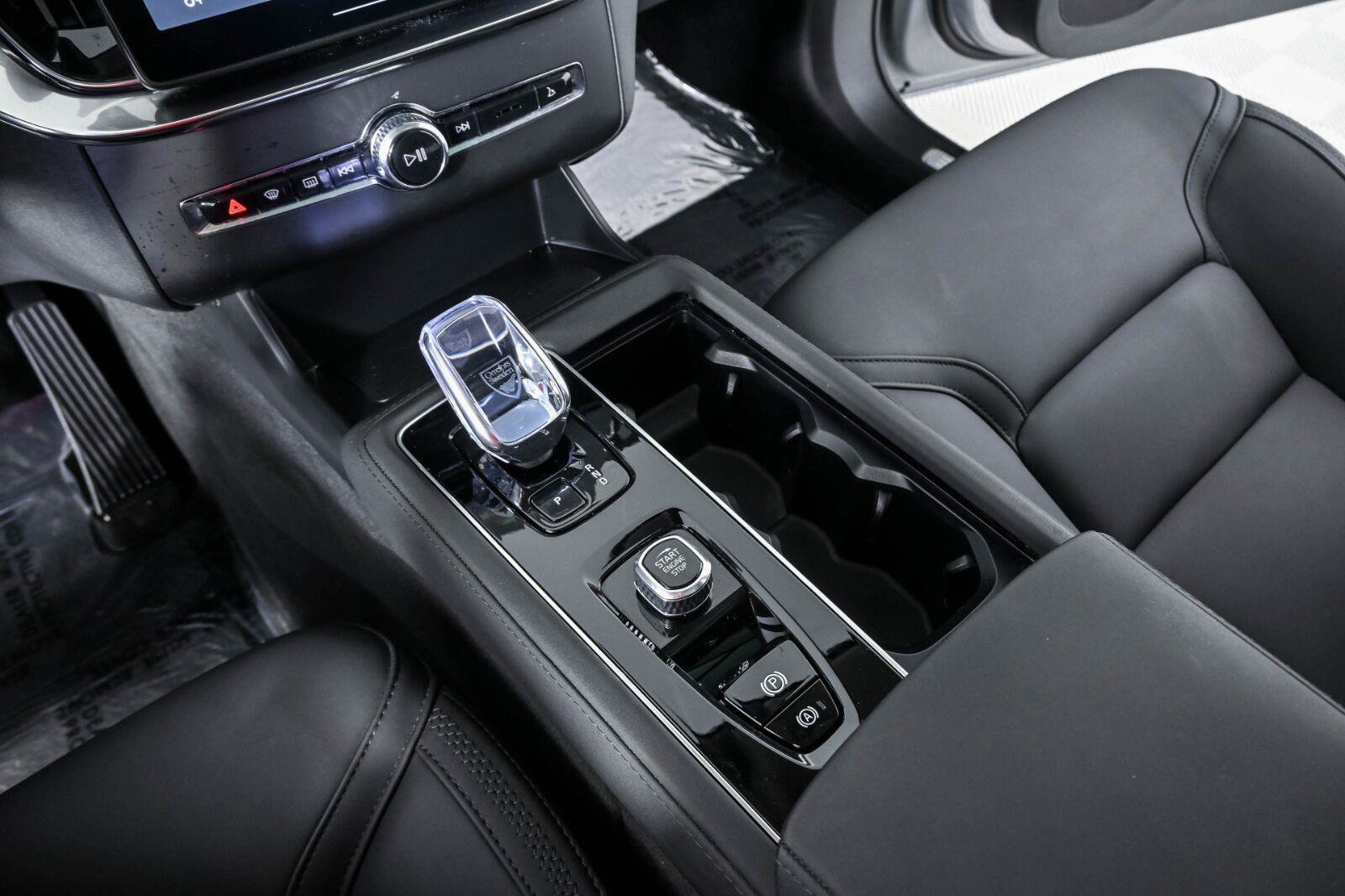 Certified 2026 Volvo XC90 B6 Plus AWD/4WD image 17