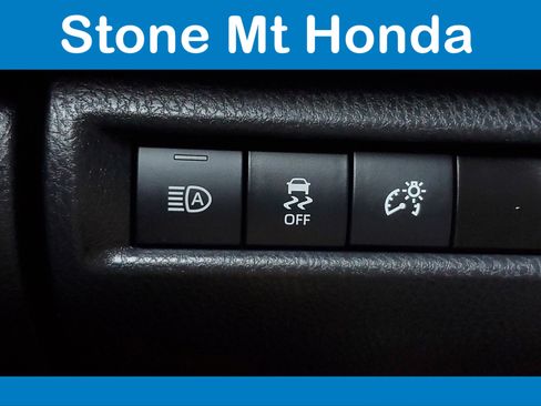 Used 2025 Toyota Camry LE FWD image 31