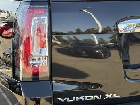 Used 2019 GMC Yukon XL Denali w/ Denali Ultimate Package RWD image 6