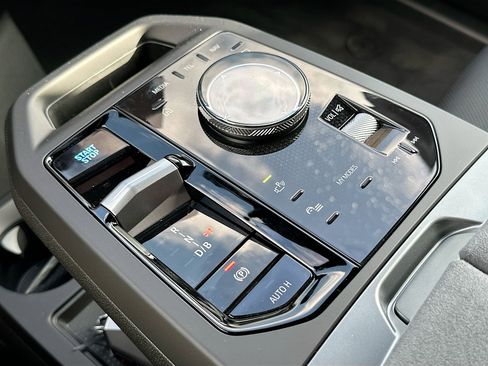 New 2026 BMW iX xDrive60 w/ M Sport Package image 14