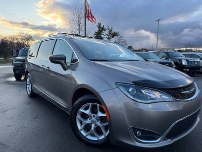 Used 2017 Chrysler Pacifica Touring-L Plus w/ Tire & Wheel Group