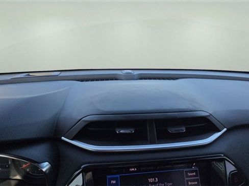 Used 2022 Chevrolet TrailBlazer ACTIV w/ Sun and Liftgate Package image 9