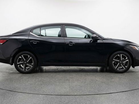 Used 2025 Nissan Sentra SV image 11