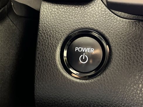 Used 2025 Toyota Camry SE image 34