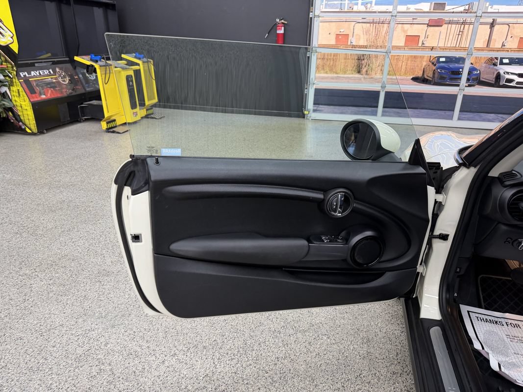 Used 2017 MINI Cooper 2-Door Hardtop FWD image 9