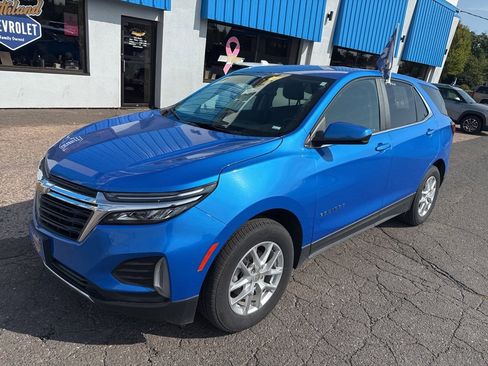 Used 2024 Chevrolet Equinox LT image 2