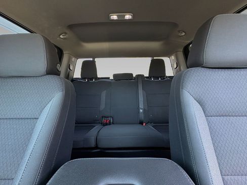 Used 2022 Chevrolet Silverado 1500 Custom image 2