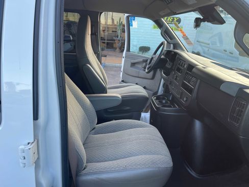 Used 2020 Chevrolet Express 2500 LT w/ LT Preferred Equipment Group image 17