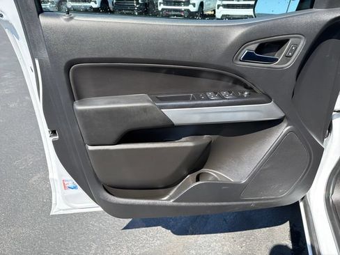 Used 2022 Chevrolet Colorado LT w/ Safety Package AWD/4WD image 19