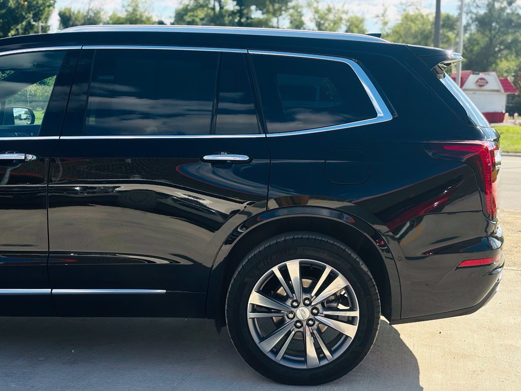 Used 2025 Cadillac XT6 Premium Luxury w/ Technology Package AWD/4WD image 14