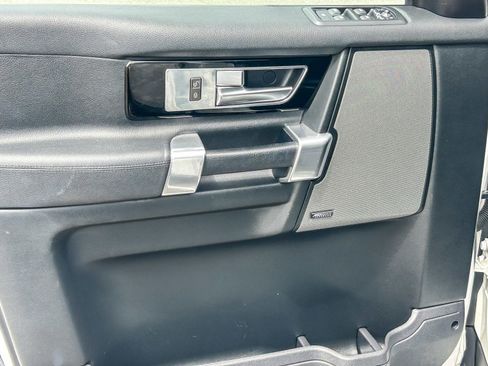 Used 2016 Land Rover LR4 HSE image 24