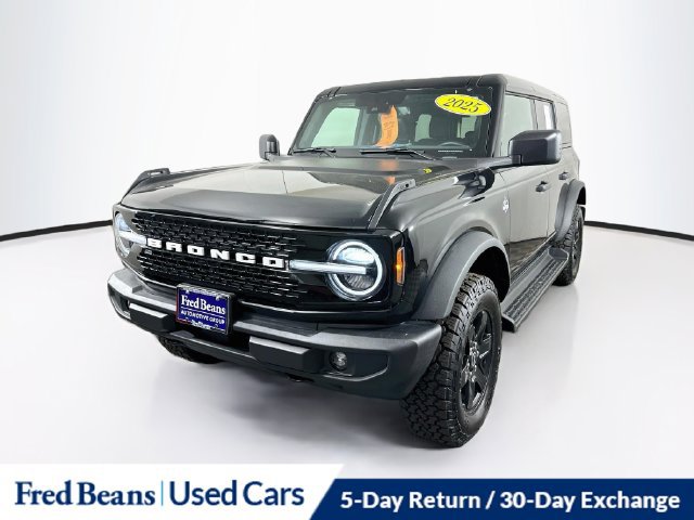 Used 2025 Ford Bronco Outer Banks w/ Black Appearance Package AWD/4WD image 3