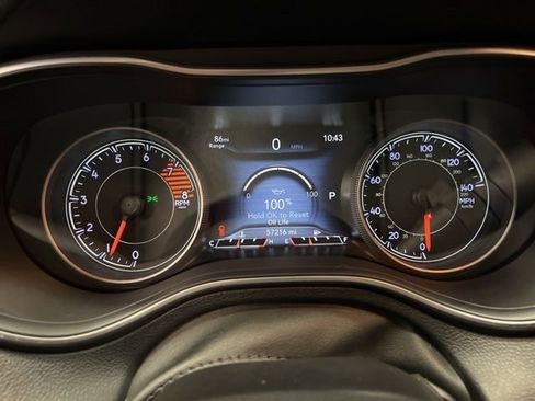 Used 2019 Jeep Cherokee Limited image 29