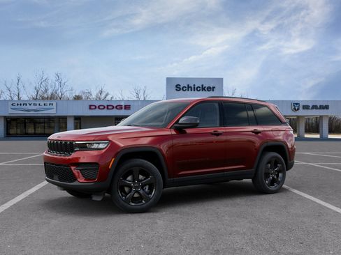 New 2025 Jeep Grand Cherokee Altitude image 28