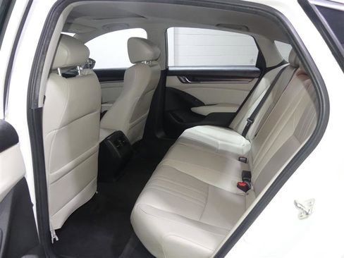 Used 2018 Honda Accord Touring image 26