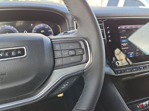 Used 2024 Jeep Wagoneer Series II image 21