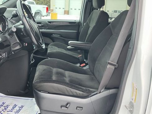 Used 2020 Dodge Grand Caravan SE image 15