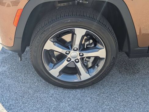 New 2026 Jeep Grand Cherokee L Limited w/ Luxury Tech Group II RWD image 10