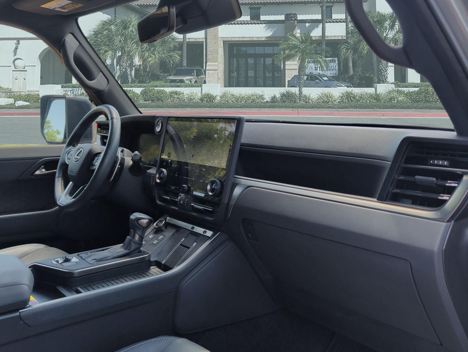Certified 2025 Lexus GX 550 w/ Cold Area Package AWD/4WD image 30