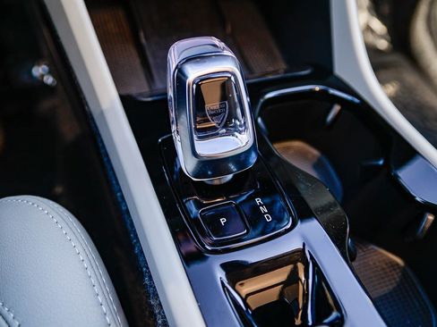 Used 2026 Volvo XC40 B5 Plus w/ Protection Package Premier image 24