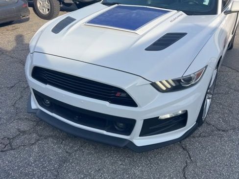 Used 2016 Ford Mustang GT Premium image 2