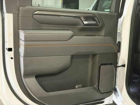 Used 2025 GMC Sierra 2500 AT4 w/ AT4 Premium Plus Package AWD/4WD image 13