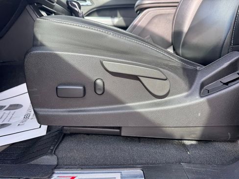 Used 2022 Chevrolet Colorado ZR2 w/ ZR2 Dusk Special Edition image 11