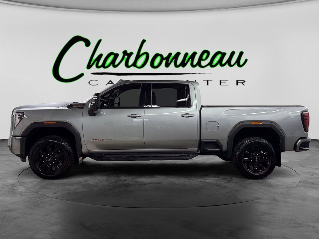 Used 2024 GMC Sierra 2500 AT4 AWD/4WD image 2